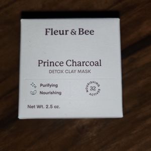 Fleur and Bee clay mask